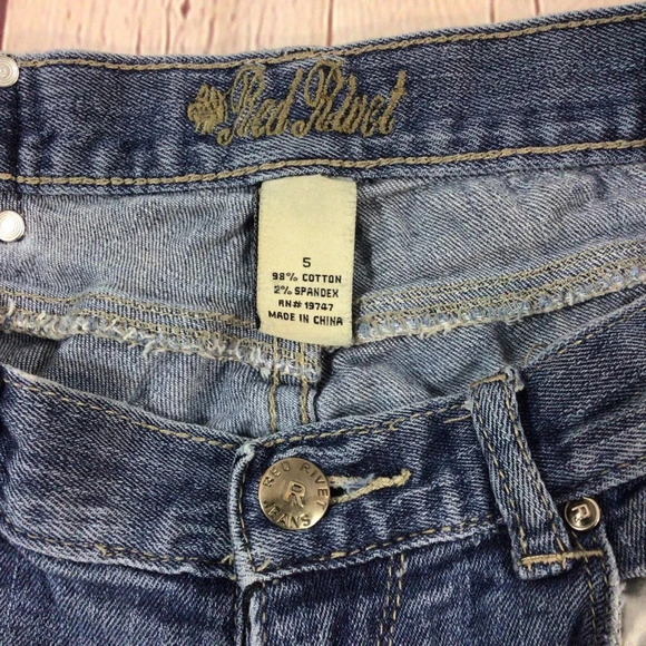 Junior’s Red Rivet Distressed Medium Wash Denim Blue Jeans - Size 5 - Picture 9 of 10